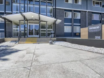 Riverbend Apartments exterior building view