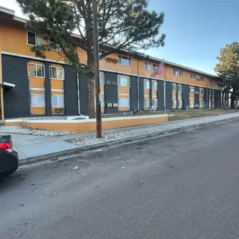 Riverbend Apartments grounds